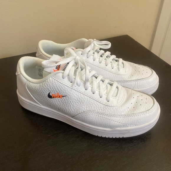 Nike womens shoes - Picture 1 of 4